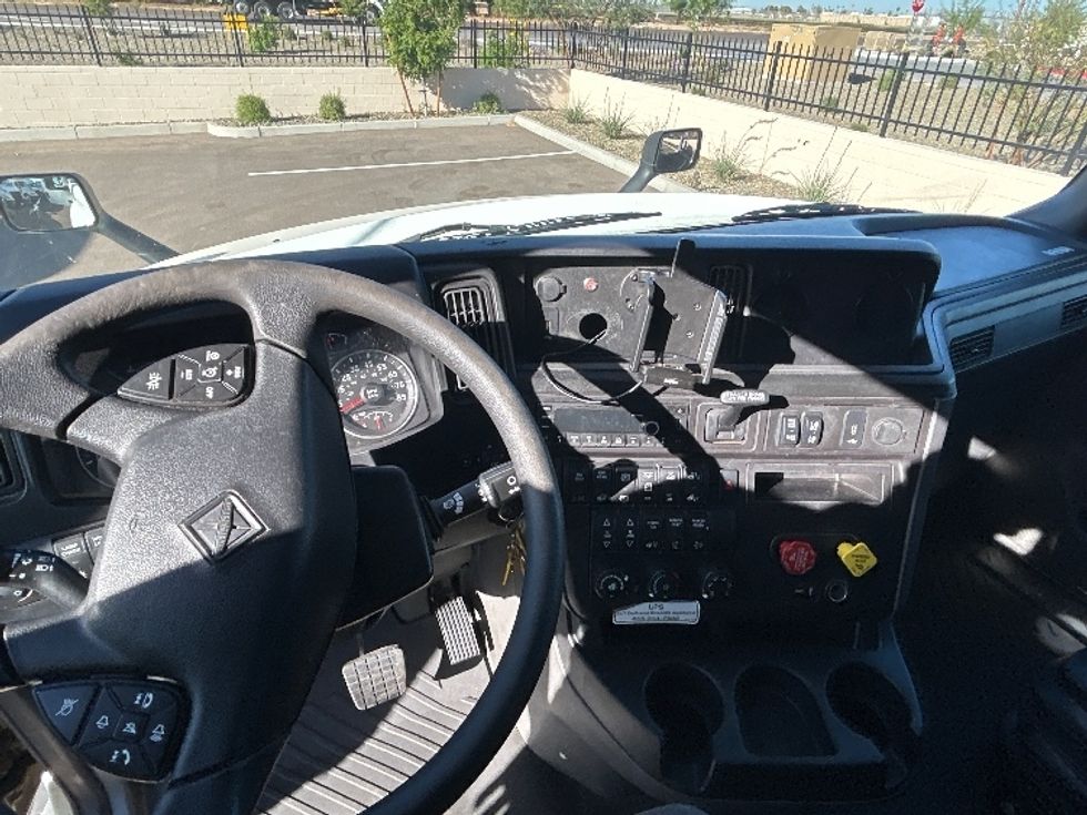 Sleeper Tractor-Heavy Duty Tractors-International-2023-LT625-Phoenix-AZ-750,485\n\t\tmiles-$ 34,500 - Image 11