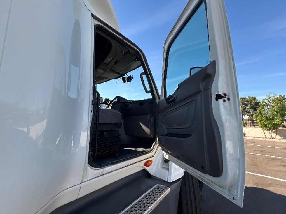 Sleeper Tractor-Heavy Duty Tractors-International-2023-LT625-Phoenix-AZ-750,485\n\t\tmiles-$ 34,500 - Image 13