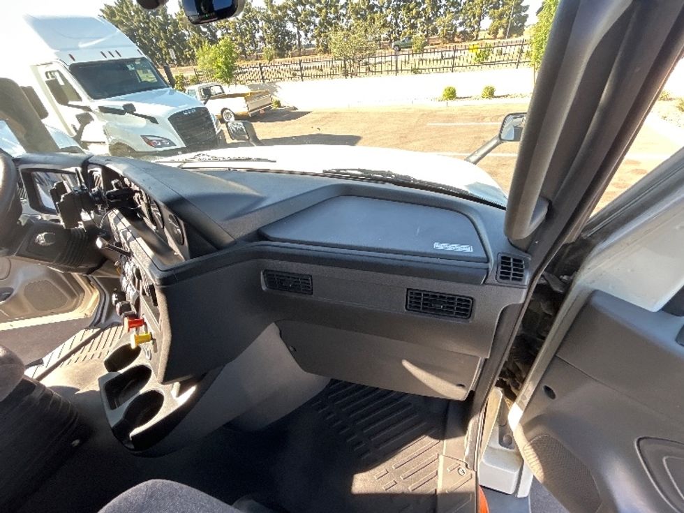 Sleeper Tractor-Heavy Duty Tractors-International-2023-LT625-Phoenix-AZ-750,485\n\t\tmiles-$ 34,500 - Image 14