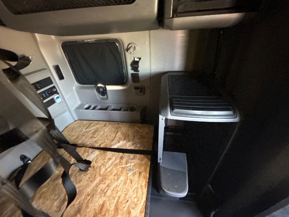 Sleeper Tractor-Heavy Duty Tractors-International-2023-LT625-Phoenix-AZ-750,485\n\t\tmiles-$ 34,500 - Image 18