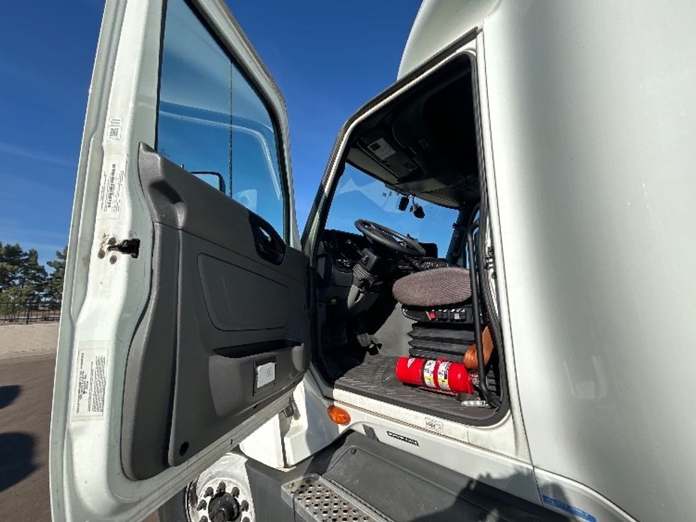 Sleeper Tractor-Heavy Duty Tractors-International-2023-LT625-Phoenix-AZ-750,485\n\t\tmiles-$ 34,500 - Image 9