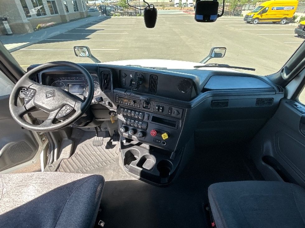 Sleeper Tractor-Heavy Duty Tractors-International-2023-LT625-Phoenix-AZ-751,277\n\t\tmiles-$ 34,500 - Image 12
