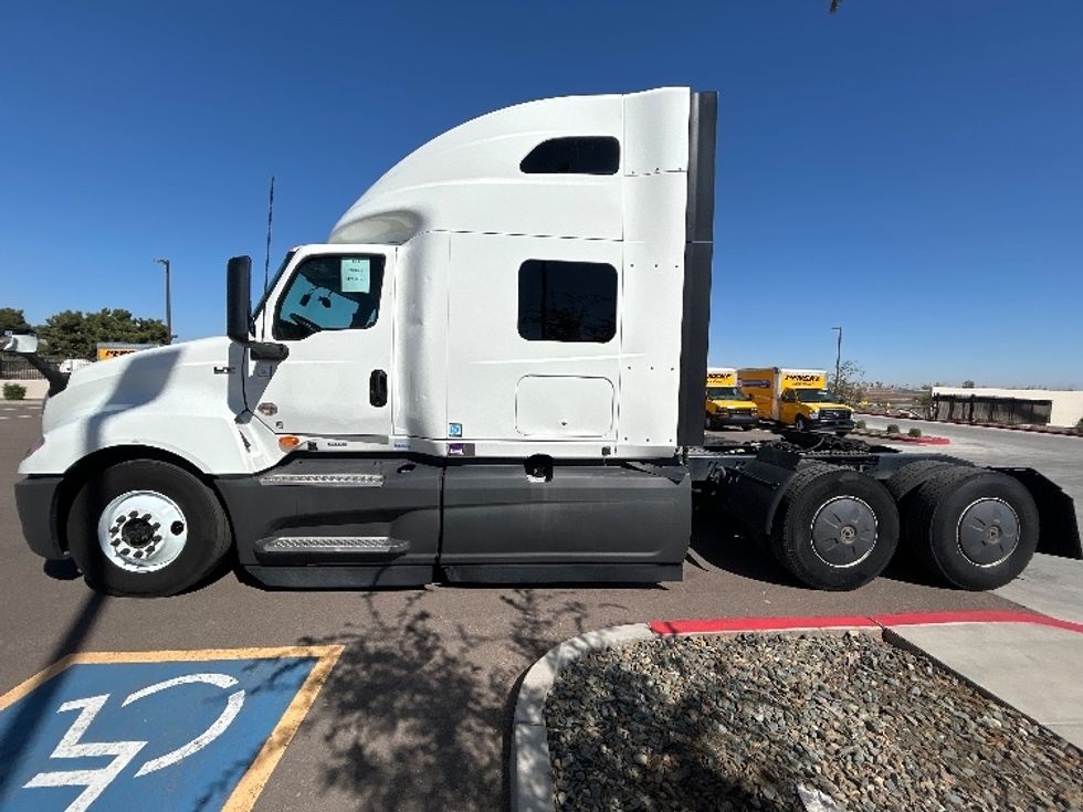 Sleeper Tractor-Heavy Duty Tractors-International-2023-LT625-Phoenix-AZ-751,277\n\t\tmiles-$ 34,500 - Image 4