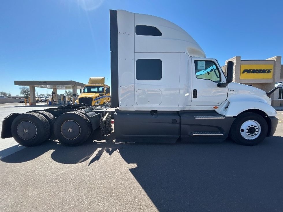 Sleeper Tractor-Heavy Duty Tractors-International-2023-LT625-Phoenix-AZ-751,277\n\t\tmiles-$ 34,500 - Image 8