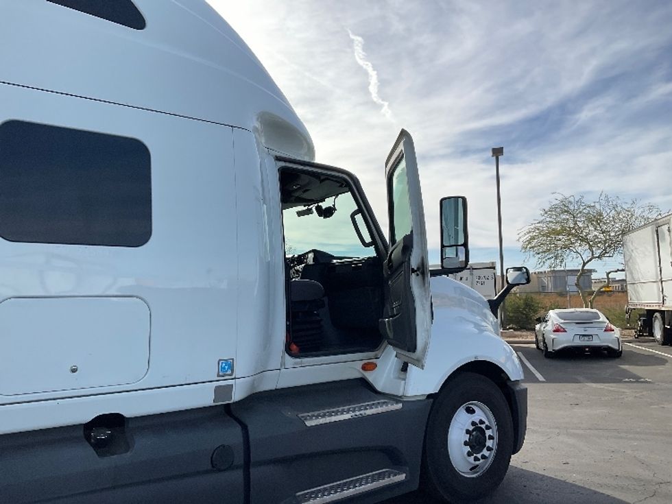 Sleeper Tractor-Heavy Duty Tractors-International-2023-LT625-Phoenix-AZ-753,486\n\t\tmiles-$ 34,250 - Image 13