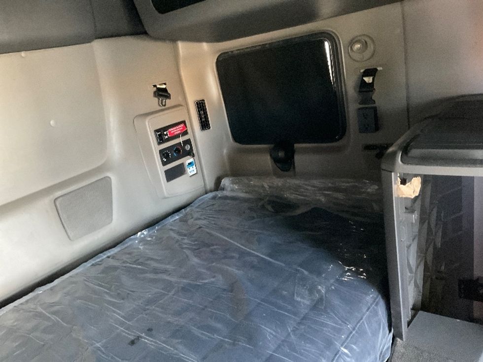 Sleeper Tractor-Heavy Duty Tractors-International-2023-LT625-Phoenix-AZ-753,486\n\t\tmiles-$ 34,250 - Image 17