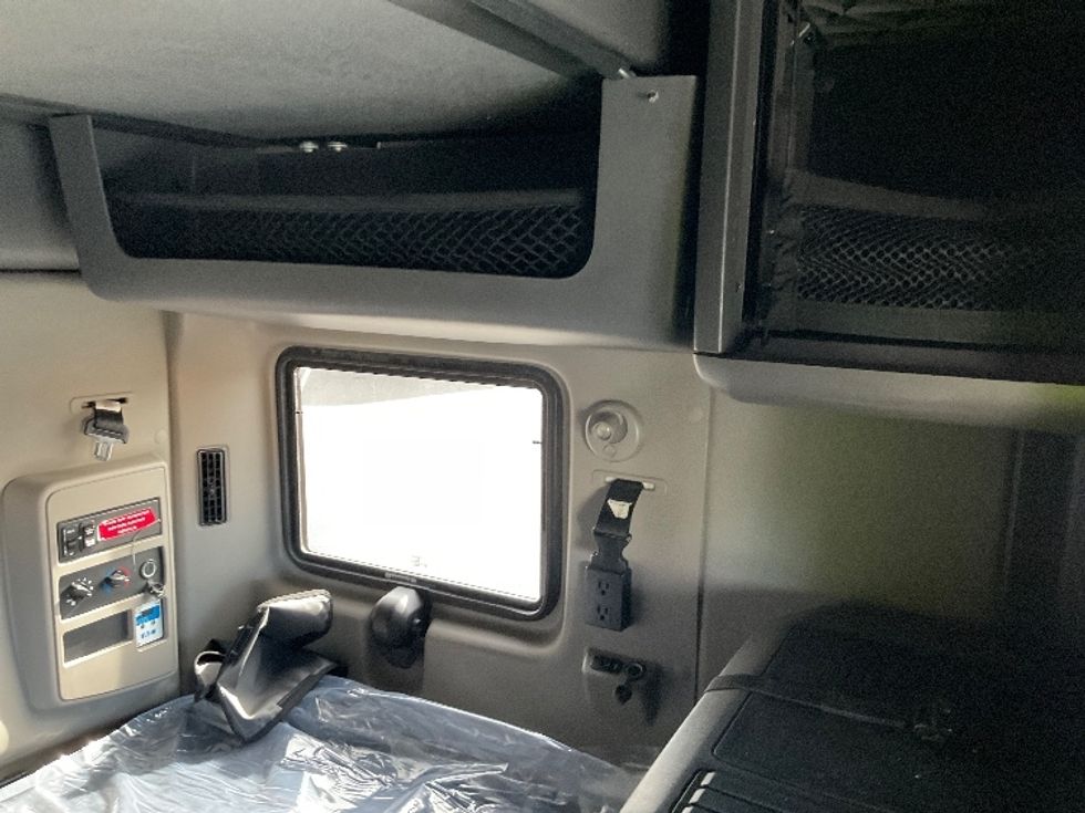 Sleeper Tractor-Heavy Duty Tractors-International-2023-LT625-Phoenix-AZ-753,486\n\t\tmiles-$ 34,250 - Image 18