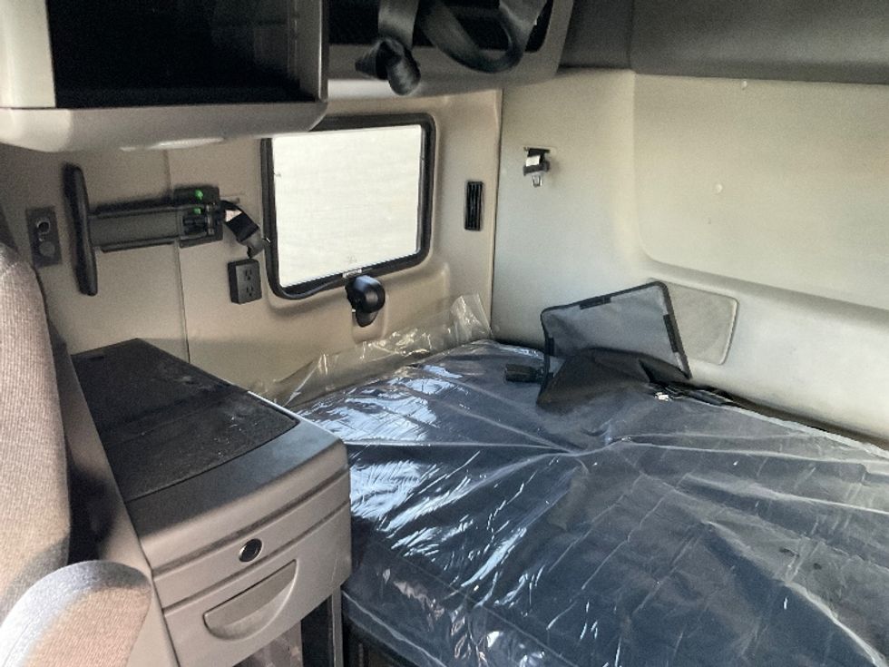 Sleeper Tractor-Heavy Duty Tractors-International-2023-LT625-Phoenix-AZ-753,486\n\t\tmiles-$ 34,250 - Image 19