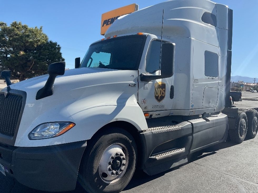 Sleeper Tractor-Heavy Duty Tractors-International-2023-LT625-Phoenix-AZ-827,207\n\t\tmiles-$ 34,250 - Image 3