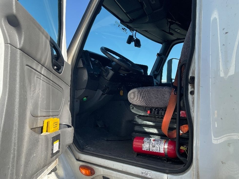 Sleeper Tractor-Heavy Duty Tractors-International-2023-LT625-Phoenix-AZ-827,207\n\t\tmiles-$ 34,250 - Image 9