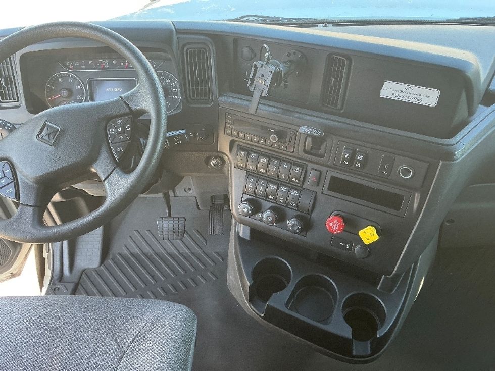Sleeper Tractor-Heavy Duty Tractors-International-2023-LT625-Piqua-OH-617,081\n\t\tmiles-$ 46,000 - Image 12