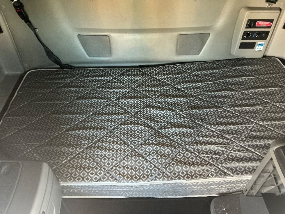 Sleeper Tractor-Heavy Duty Tractors-International-2023-LT625-Piqua-OH-617,081\n\t\tmiles-$ 46,000 - Image 17