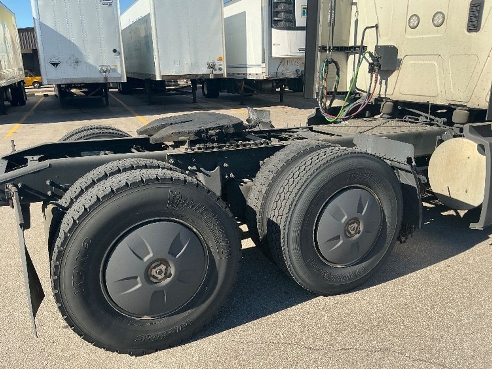 Sleeper Tractor-Heavy Duty Tractors-International-2023-LT625-Piqua-OH-617,081\n\t\tmiles-$ 46,000 - Image 22
