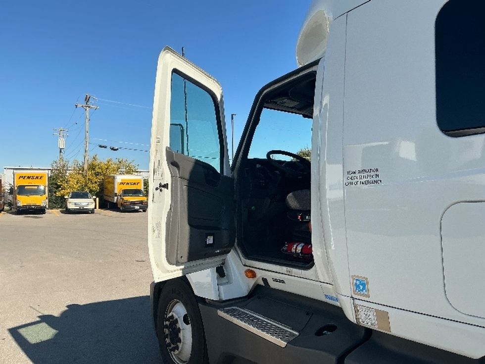 Sleeper Tractor-Heavy Duty Tractors-International-2023-LT625-Piqua-OH-617,081\n\t\tmiles-$ 46,000 - Image 9