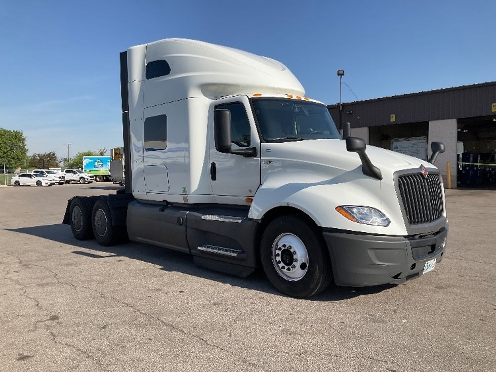 Sleeper Tractor-Heavy Duty Tractors-International-2023-LT625-Piqua-OH-624,955\n\t\tmiles-$ 44,250 - Image 1