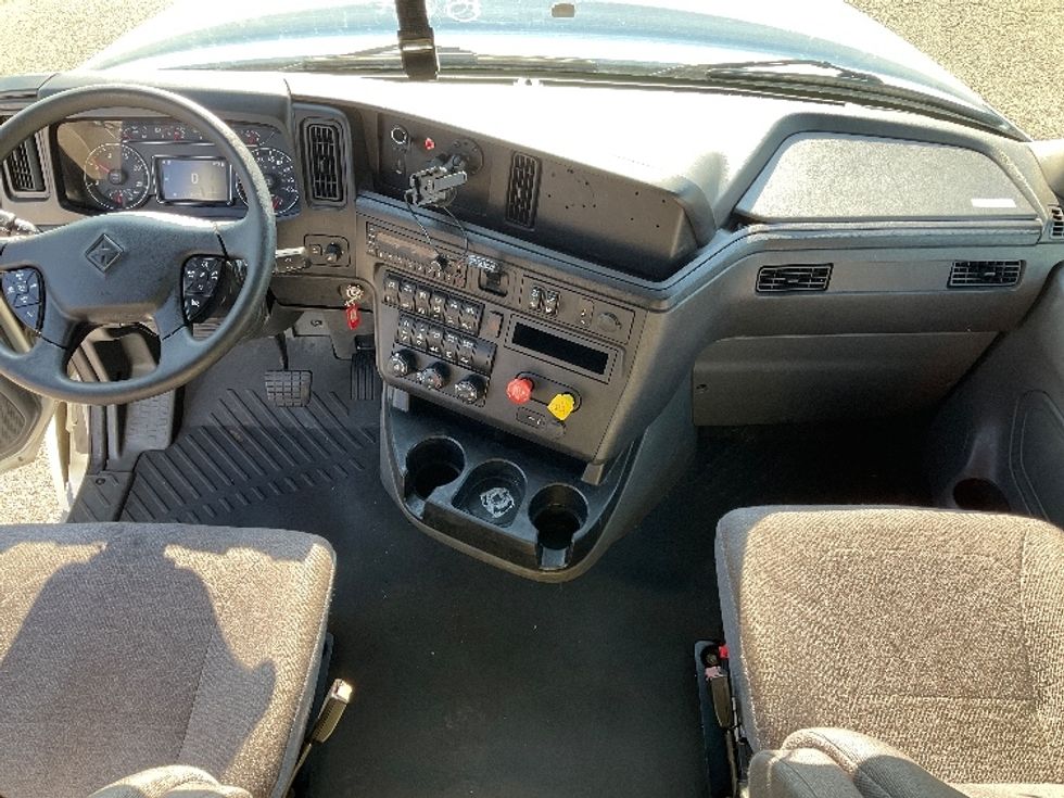 Sleeper Tractor-Heavy Duty Tractors-International-2023-LT625-Piqua-OH-624,955\n\t\tmiles-$ 44,250 - Image 12