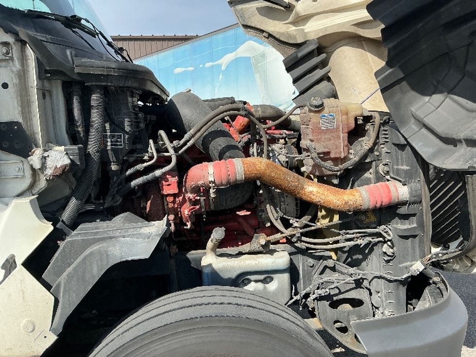 Sleeper Tractor-Heavy Duty Tractors-International-2023-LT625-Piqua-OH-691,492\n\t\tmiles-$ 37,500 - Image 19