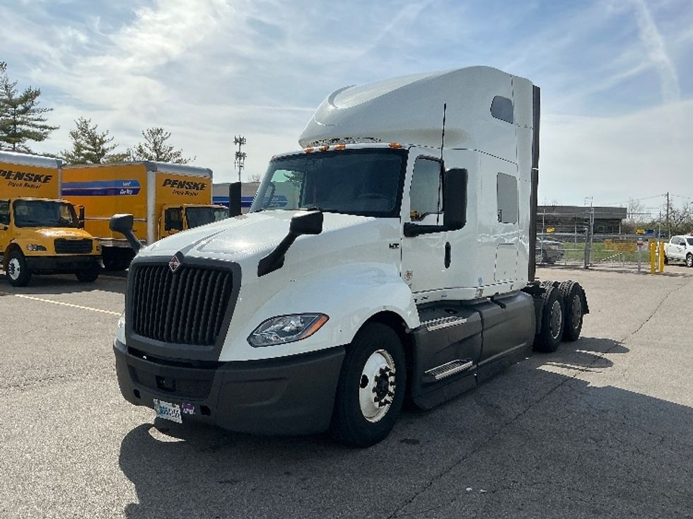 Sleeper Tractor-Heavy Duty Tractors-International-2023-LT625-Piqua-OH-691,492\n\t\tmiles-$ 37,500 - Image 3