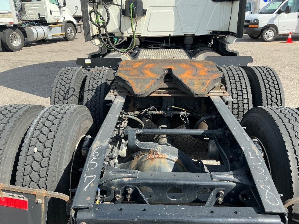 Sleeper Tractor-Heavy Duty Tractors-International-2023-LT625-Piqua-OH-691,492\n\t\tmiles-$ 37,500 - Image 6