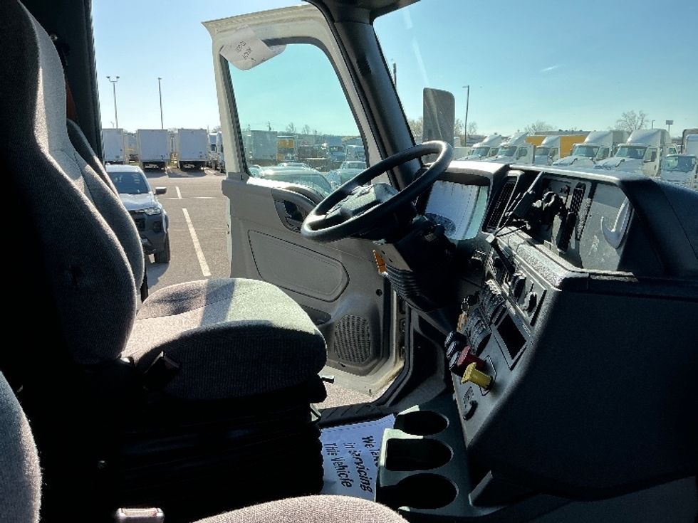 Sleeper Tractor-Heavy Duty Tractors-International-2023-LT625-Piqua-OH-700,024\n\t\tmiles-$ 37,000 - Image 14