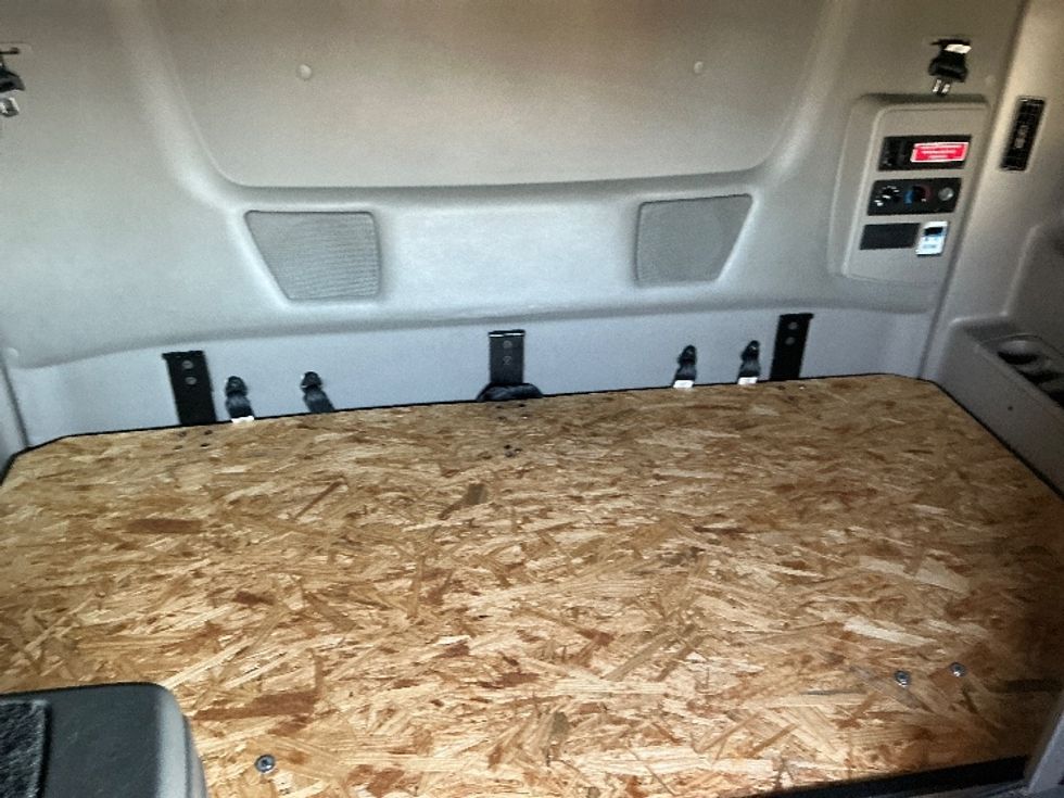 Sleeper Tractor-Heavy Duty Tractors-International-2023-LT625-Piqua-OH-700,024\n\t\tmiles-$ 37,000 - Image 16