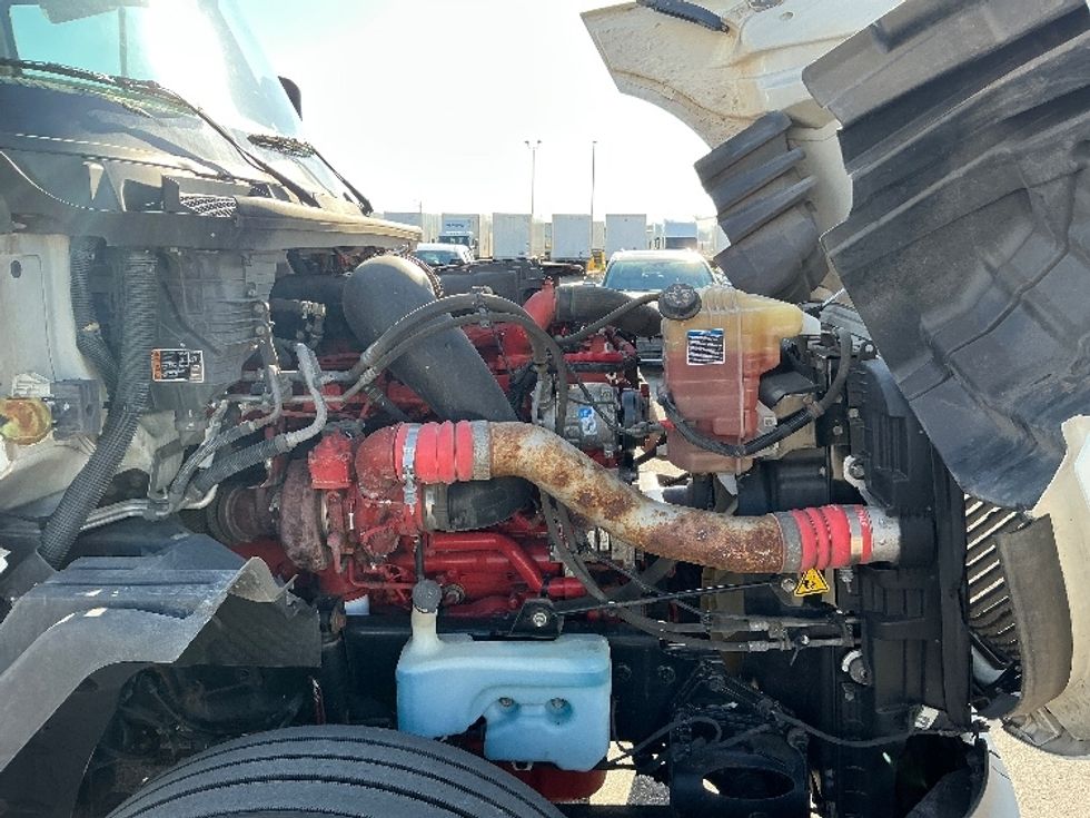 Sleeper Tractor-Heavy Duty Tractors-International-2023-LT625-Piqua-OH-700,024\n\t\tmiles-$ 37,000 - Image 19