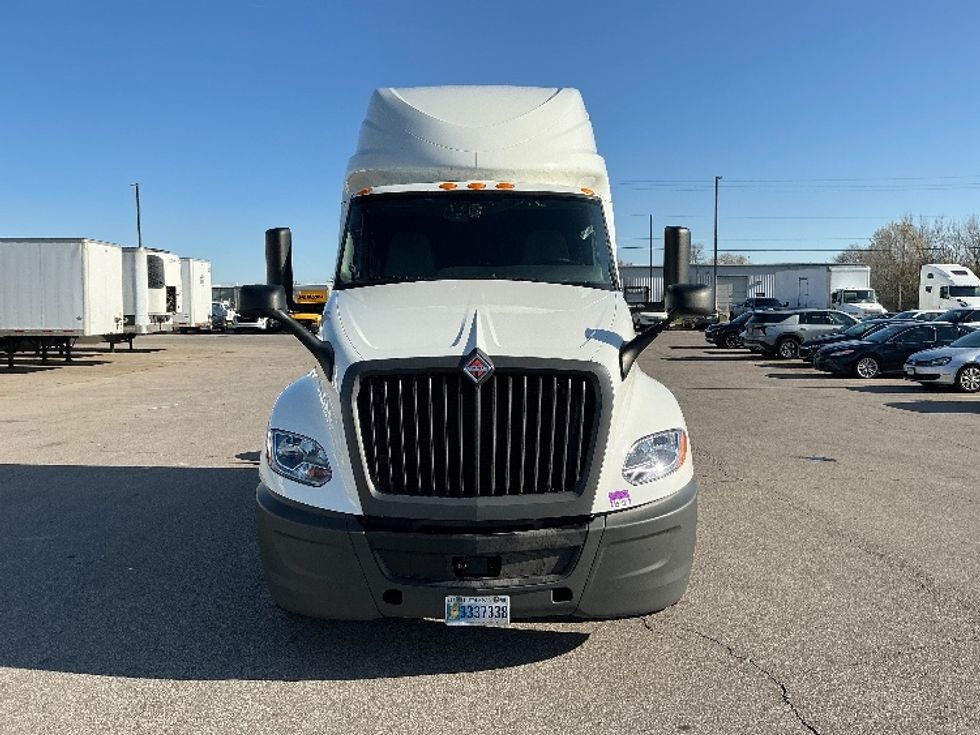 Sleeper Tractor-Heavy Duty Tractors-International-2023-LT625-Piqua-OH-700,024\n\t\tmiles-$ 37,000 - Image 2