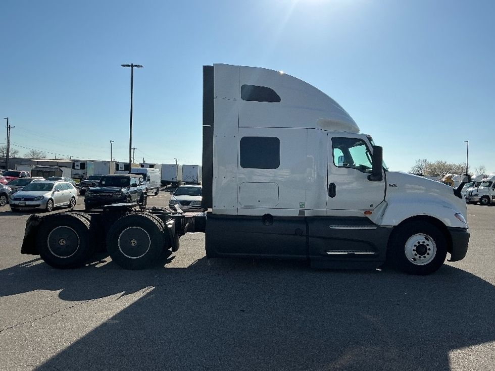 Sleeper Tractor-Heavy Duty Tractors-International-2023-LT625-Piqua-OH-700,024\n\t\tmiles-$ 37,000 - Image 8