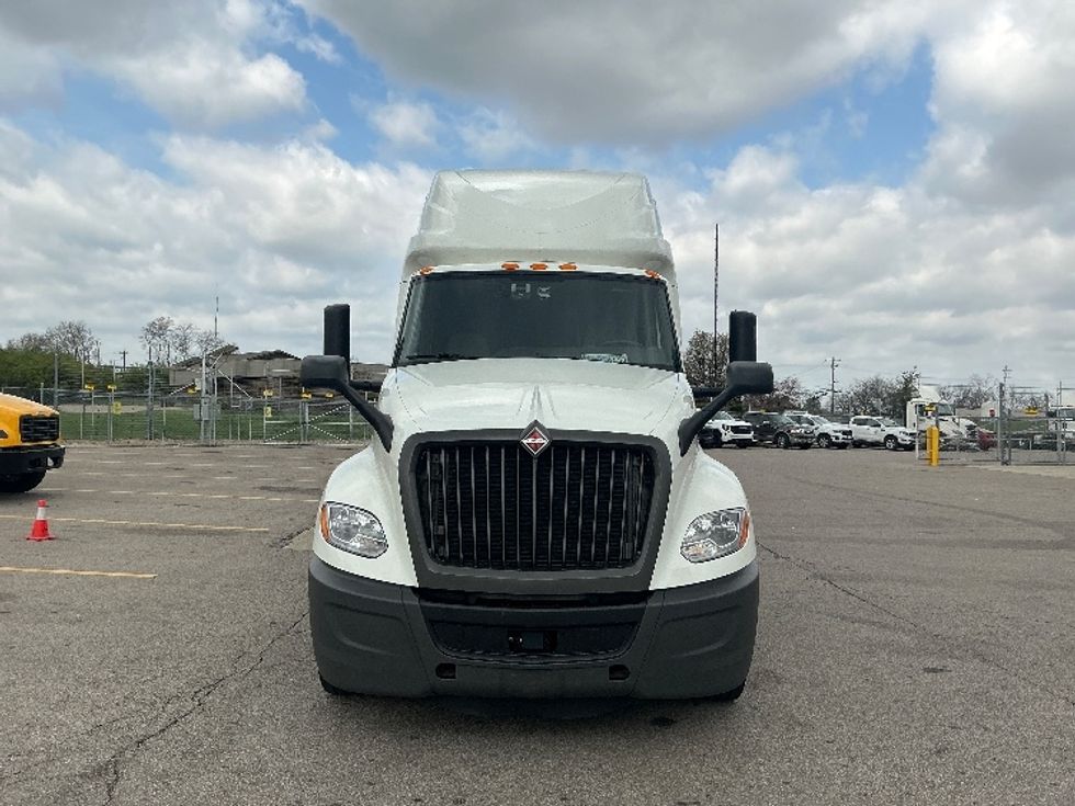 Sleeper Tractor-Heavy Duty Tractors-International-2023-LT625-Piqua-OH-728,528\n\t\tmiles-$ 35,500 - Image 2