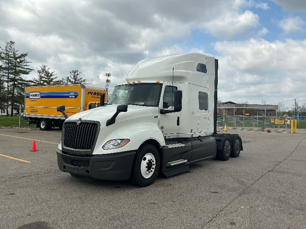 Sleeper Tractor-Heavy Duty Tractors-International-2023-LT625-Piqua-OH-728,528\n\t\tmiles-$ 35,500 - Image 3