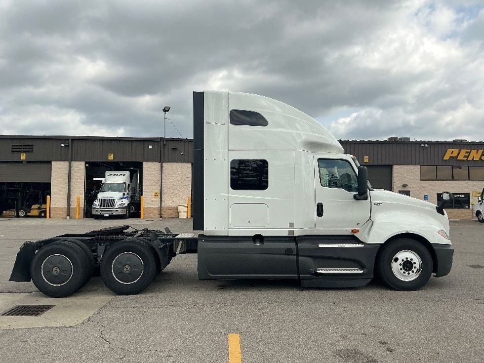 Sleeper Tractor-Heavy Duty Tractors-International-2023-LT625-Piqua-OH-728,528\n\t\tmiles-$ 35,500 - Image 8