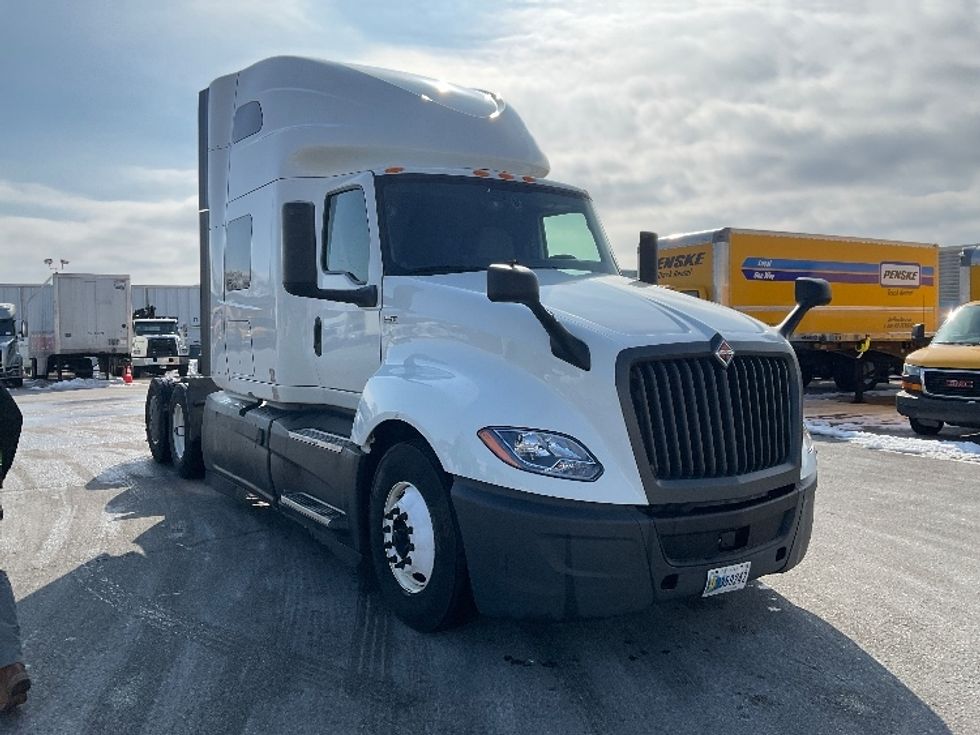 Sleeper Tractor-Heavy Duty Tractors-International-2023-LT625-Poplar Bluff-MO-669,720\n\t\tmiles-$ 40,500 - Image 1