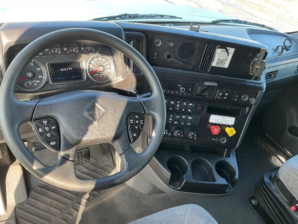Sleeper Tractor-Heavy Duty Tractors-International-2023-LT625-Poplar Bluff-MO-669,720\n\t\tmiles-$ 40,500 - Image 11