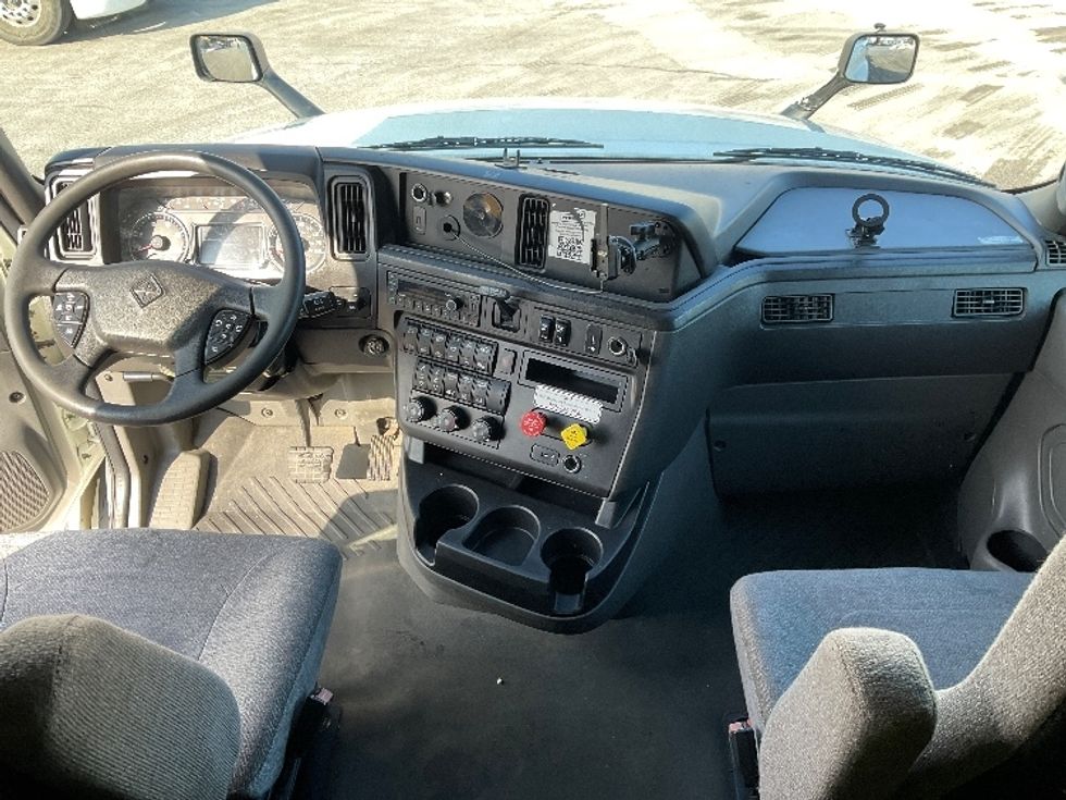 Sleeper Tractor-Heavy Duty Tractors-International-2023-LT625-Poplar Bluff-MO-669,720\n\t\tmiles-$ 40,500 - Image 12