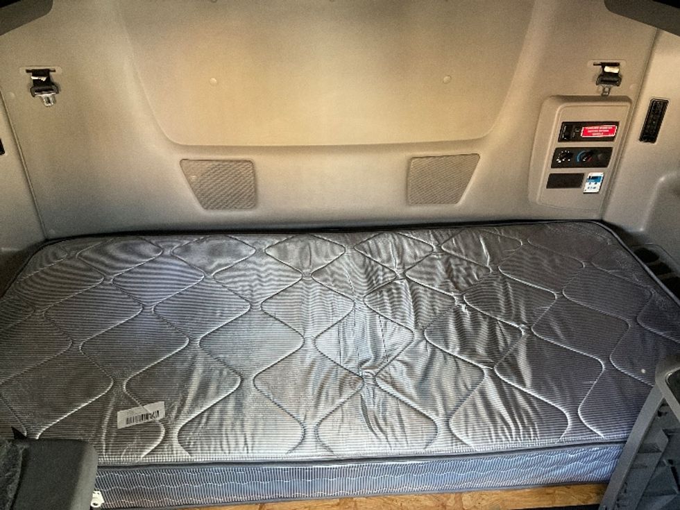 Sleeper Tractor-Heavy Duty Tractors-International-2023-LT625-Poplar Bluff-MO-669,720\n\t\tmiles-$ 40,500 - Image 17