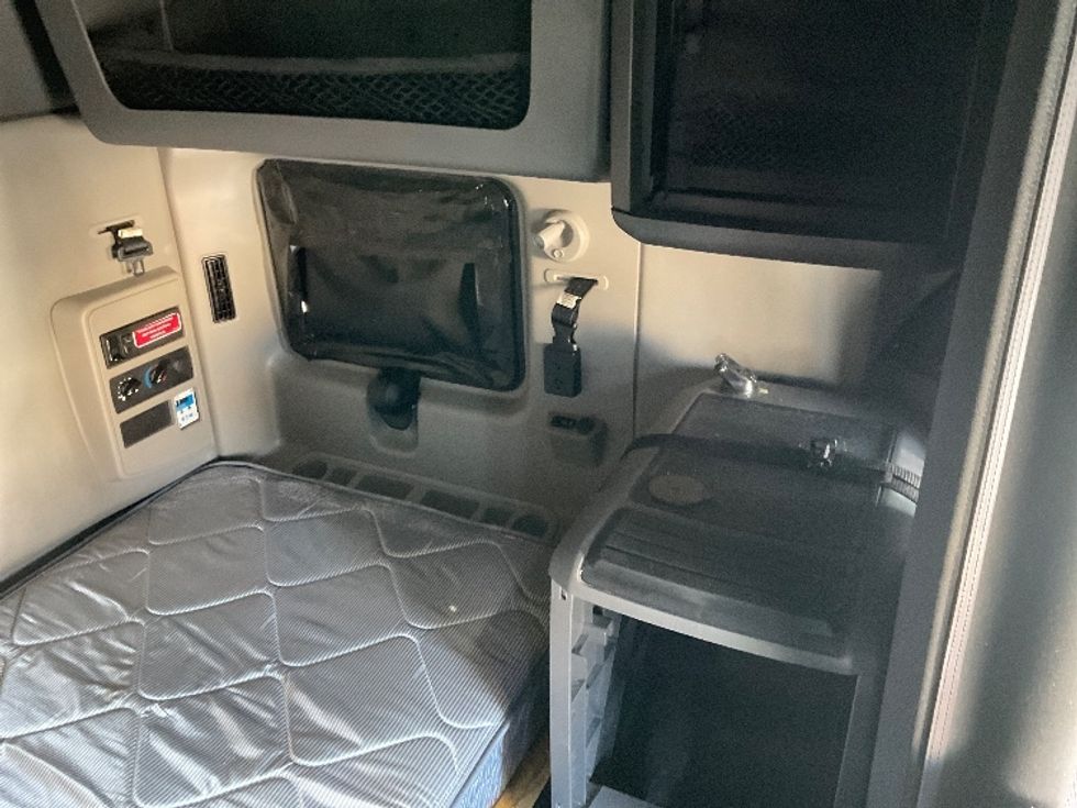 Sleeper Tractor-Heavy Duty Tractors-International-2023-LT625-Poplar Bluff-MO-669,720\n\t\tmiles-$ 40,500 - Image 18