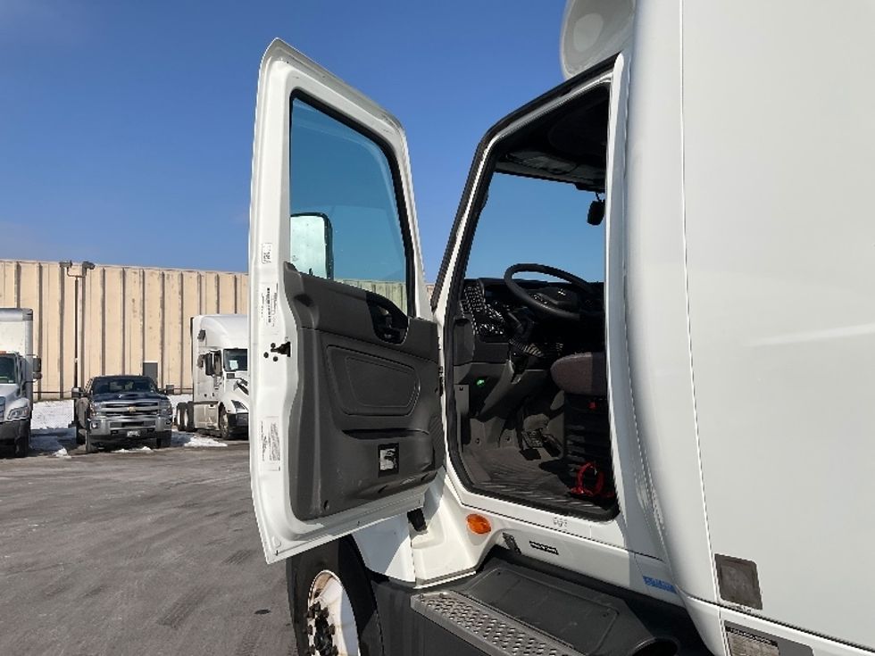 Sleeper Tractor-Heavy Duty Tractors-International-2023-LT625-Poplar Bluff-MO-669,720\n\t\tmiles-$ 40,500 - Image 9