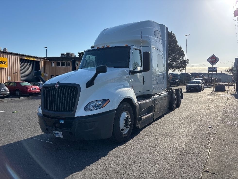 Sleeper Tractor-Heavy Duty Tractors-International-2023-LT625-Portland-OR-633,349\n\t\tmiles-$ 48,500 - Image 3