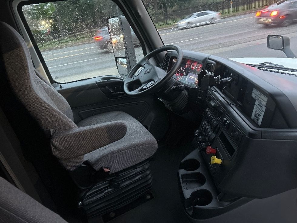 Sleeper Tractor-Heavy Duty Tractors-International-2023-LT625-Portland-OR-634,672\n\t\tmiles-$ 48,250 - Image 16