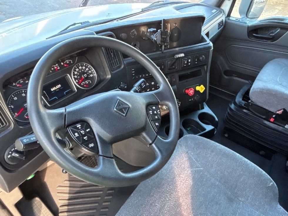 Sleeper Tractor-Heavy Duty Tractors-International-2023-LT625-Portland-OR-660,440\n\t\tmiles-$ 45,500 - Image 10