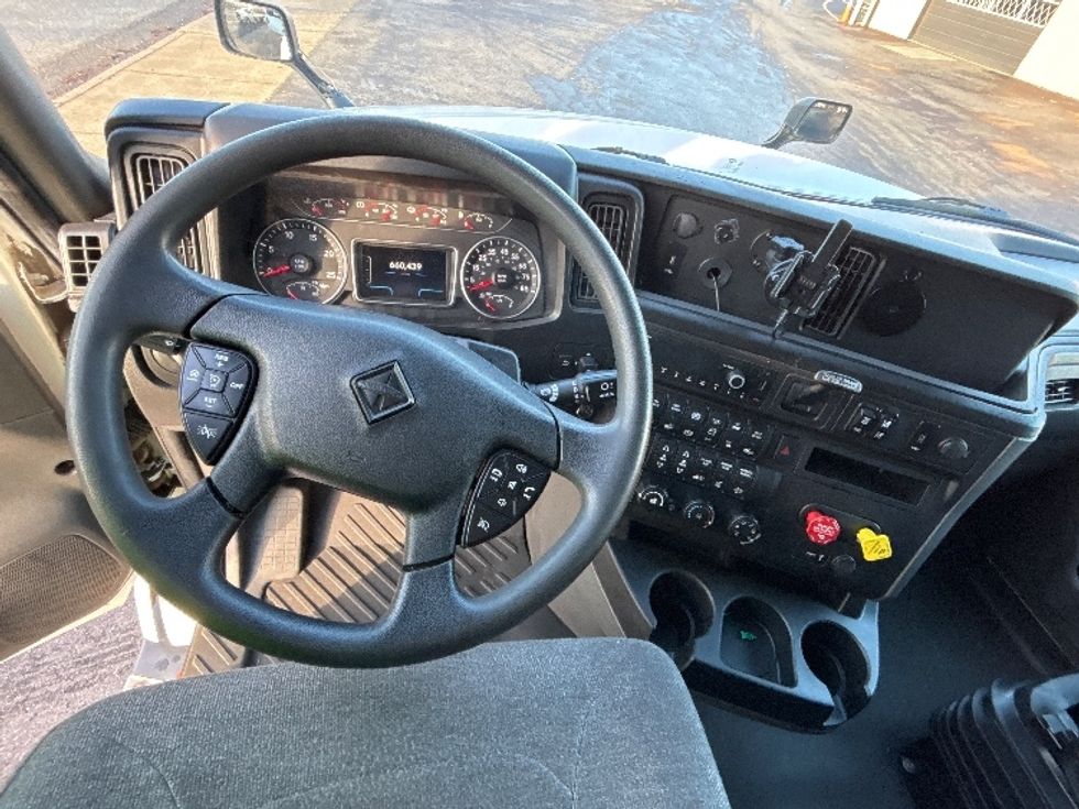 Sleeper Tractor-Heavy Duty Tractors-International-2023-LT625-Portland-OR-660,440\n\t\tmiles-$ 45,500 - Image 11