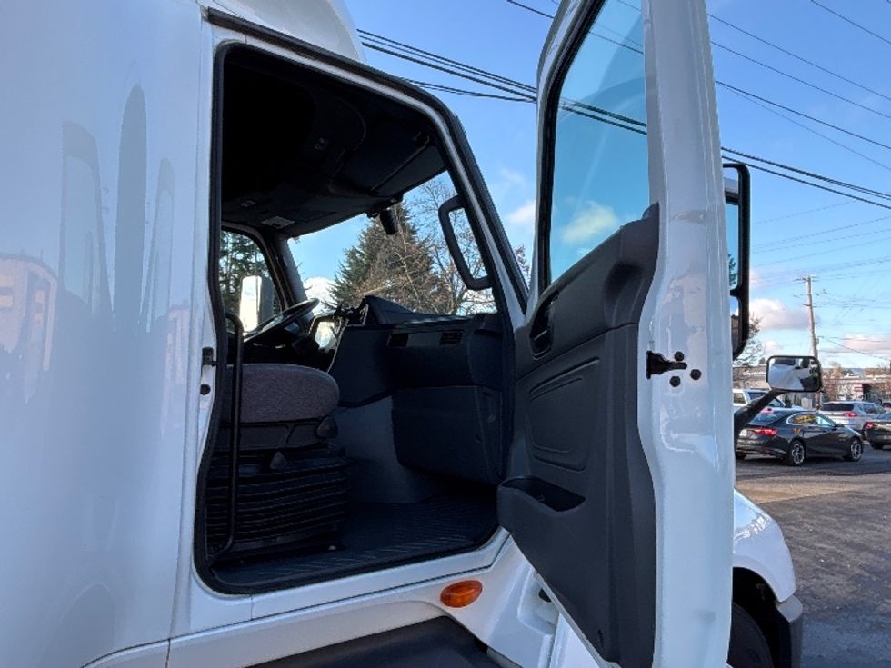 Sleeper Tractor-Heavy Duty Tractors-International-2023-LT625-Portland-OR-660,440\n\t\tmiles-$ 45,500 - Image 13