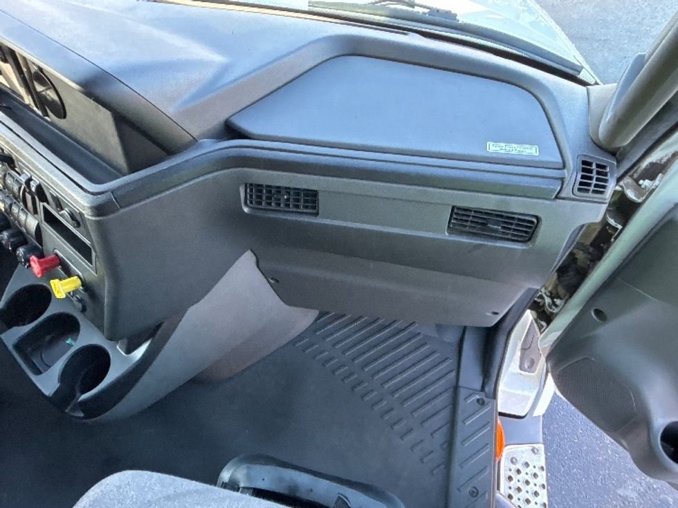 Sleeper Tractor-Heavy Duty Tractors-International-2023-LT625-Portland-OR-660,440\n\t\tmiles-$ 45,500 - Image 14