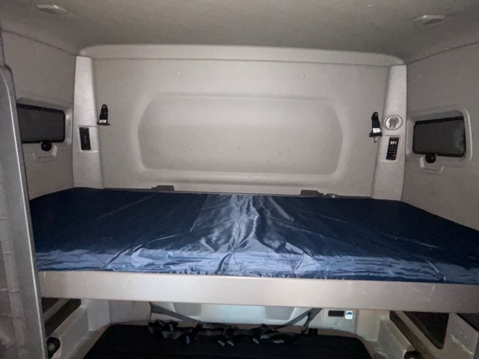 Sleeper Tractor-Heavy Duty Tractors-International-2023-LT625-Portland-OR-660,440\n\t\tmiles-$ 45,500 - Image 22