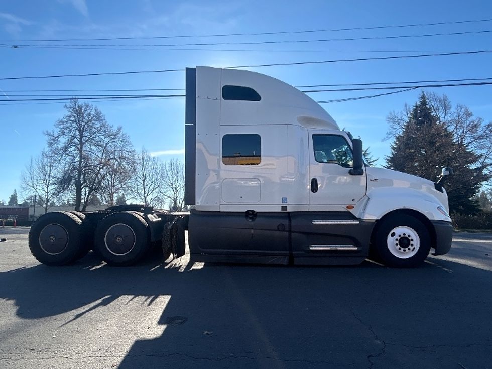 Sleeper Tractor-Heavy Duty Tractors-International-2023-LT625-Portland-OR-660,440\n\t\tmiles-$ 45,500 - Image 8