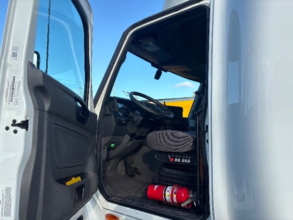 Sleeper Tractor-Heavy Duty Tractors-International-2023-LT625-Portland-OR-660,440\n\t\tmiles-$ 45,500 - Image 9