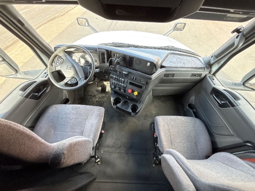 Sleeper Tractor-Heavy Duty Tractors-International-2023-LT625-Portland-OR-667,159\n\t\tmiles-$ 44,750 - Image 12