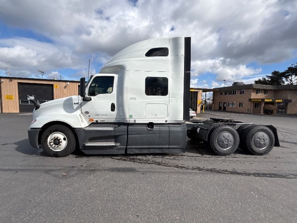Sleeper Tractor-Heavy Duty Tractors-International-2023-LT625-Portland-OR-667,159\n\t\tmiles-$ 44,750 - Image 4