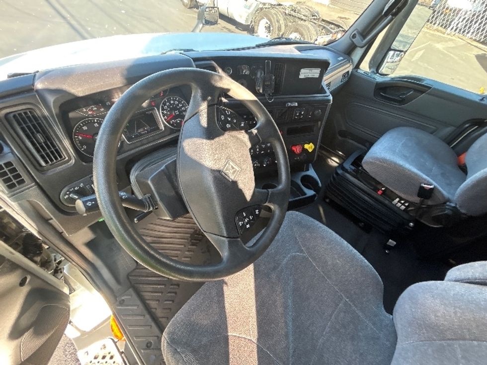 Sleeper Tractor-Heavy Duty Tractors-International-2023-LT625-Portland-OR-742,774\n\t\tmiles-$ 44,750 - Image 10