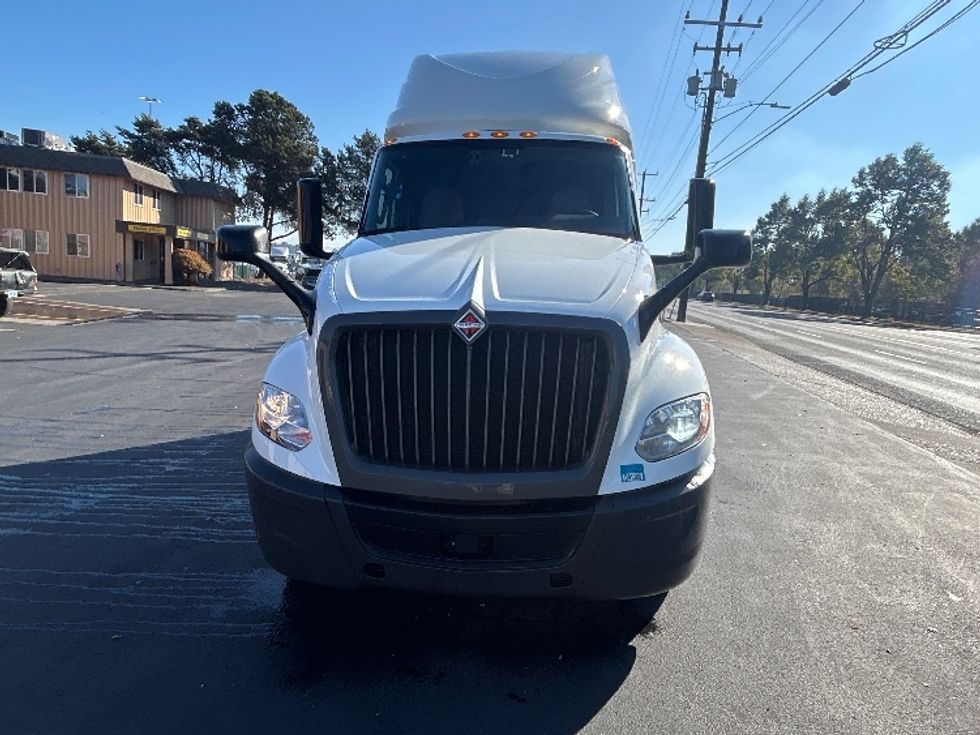 Sleeper Tractor-Heavy Duty Tractors-International-2023-LT625-Portland-OR-742,774\n\t\tmiles-$ 44,750 - Image 2